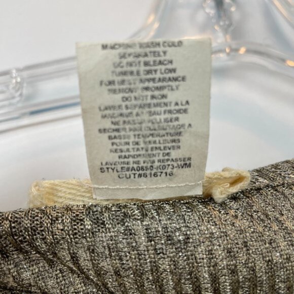 Pebble And Stone Size XL Twist-Front Shine Silver Metallic And Gold Pullover Top - Picture 8 of 8